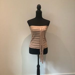 Herve Leger beautiful elegant blouse with an open should is in perfect condition